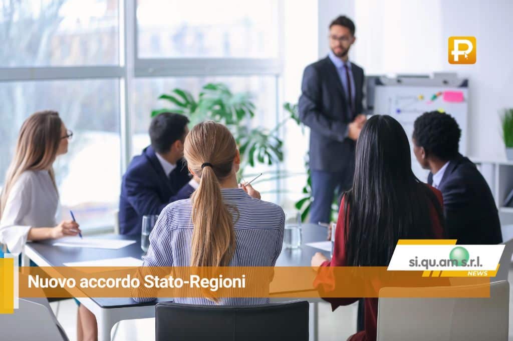 Aula con persone per corso di formazione